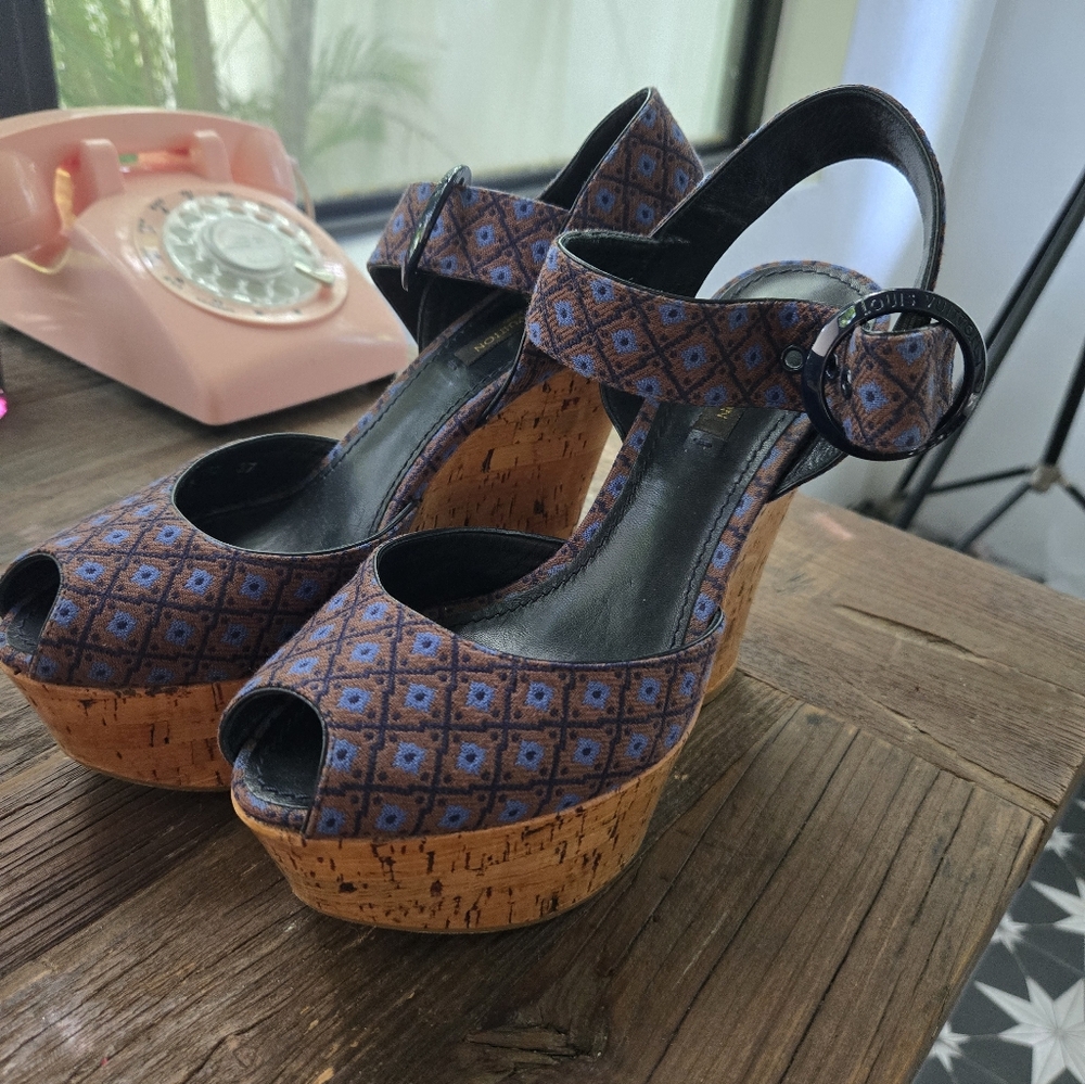Stylish Blue and Brown Platform Sandals